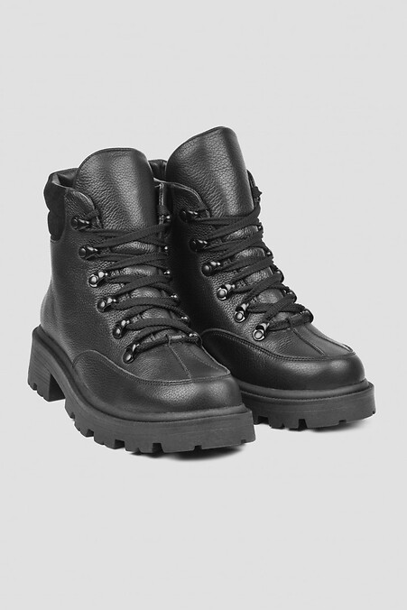 Короткие зимние кожаные ботинки черного цвета на меху. Ботинки. Цвет: черный. #4206034