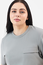 Жіноча футболка сірого кольору з декоративною кишенею Garne 3042030 фото №10