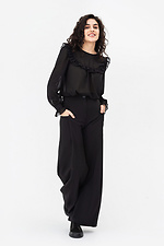 Женская блузка с рюшей черного цвета Garne 3042034 фото №4