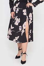 Атласна сукня NABILL з розрізом чорного кольору в квітковий принт Garne 3041077 фото №5