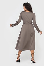Атласное платье NABILL с разрезом коричневого цвета Garne 3041078 фото №4