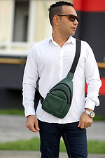 Зелена сумка через плече слінг на широкому ремінці SamBag 8045100 фото №1