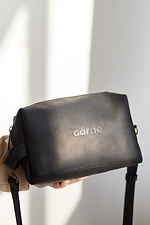 Маленька сумка крос - боді з натуральної шкіри чорного кольору з довгим ремінцем Garne 3300110 фото №4
