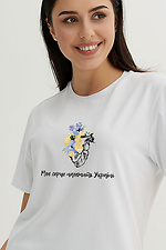 Жіноча біла бавовняна футболка з патріотичним принтом Garne 9000136 фото №1