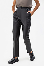 Женские классические брюки из эко-кожи черного цвета Garne 3041231 фото №1