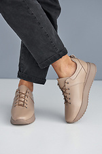 Весенние кожаные кроссовки на платформе бежевого цвета  8019265 фото №10