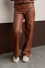 Жіночі широкі штани з еко-шкіри коричневого кольору Garne 3041464 фото №14