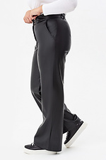 Жіночі широкі штани з еко-шкіри чорного кольору Garne 3041465 фото №14