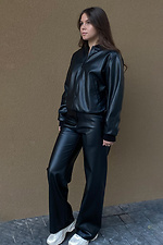 Жіночі широкі штани з еко-шкіри чорного кольору Garne 3041465 фото №19