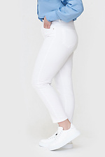 Женские летние джинсы мом белого цвета  4014577 фото №6