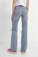 Женские клешные джинсы высокой посадки с рваными коленями  4014630 фото №3