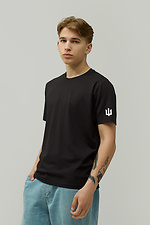 Чоловіча патріотрична футболка LUXURY із чорної бавовни з принтом на рукаві GEN 9000663 фото №1