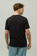 Чоловіча патріотрична футболка LUXURY із чорної бавовни з принтом на рукаві GEN 9000663 фото №3