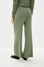 Теплые вязаные штаны палаццо зеленого цвета на завязках  4037747 фото №3
