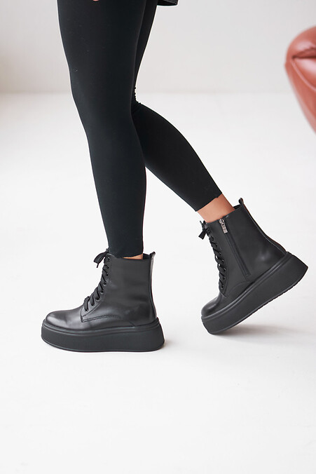 Hohe Winterstiefel aus echtem Leder mit Plateau.. Stiefel. Farbe: das schwarze. #4207019