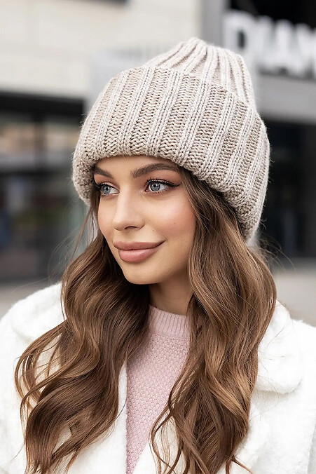 Beige knitted voluminous hat Dominica. Hats, berets. Color: beige. #4051032