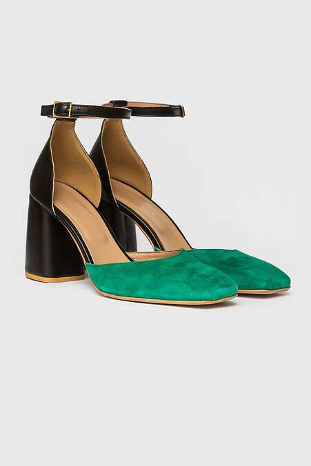 Ledersandalen für damen. Schuhe. Farbe: grün. #3200035
