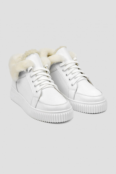 Women's winter leather sneakers of white color on fur - #4206044