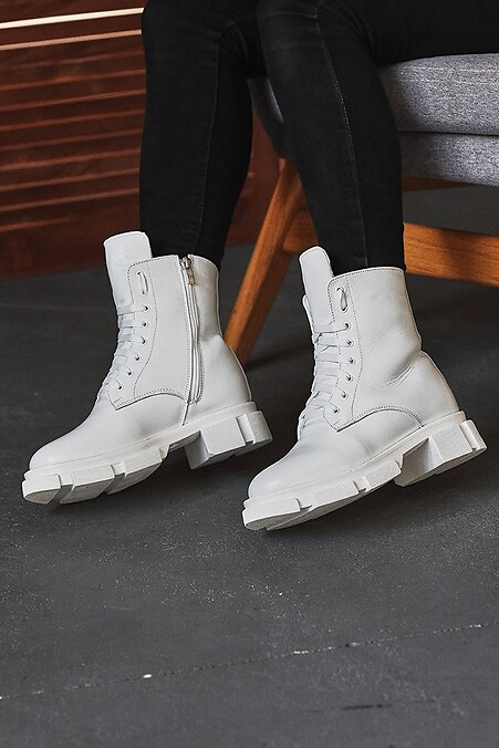Białe skórzane buty zimowe damskie. Buty. Kolor: beżowy. #8019047