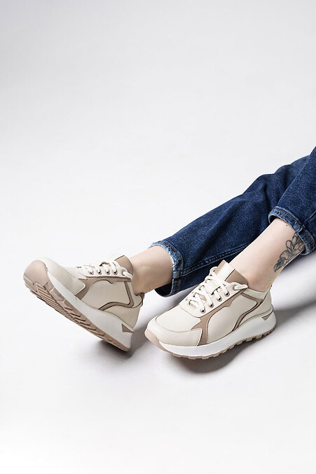 Helle Damen-Sneaker mit dunkelbeigen Einsätzen.. Turnschuhe. Farbe: beige. #4206087