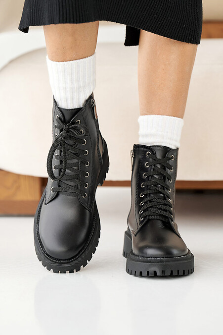 Damskie skórzane buty zimowe w kolorze czarnym - #2505090