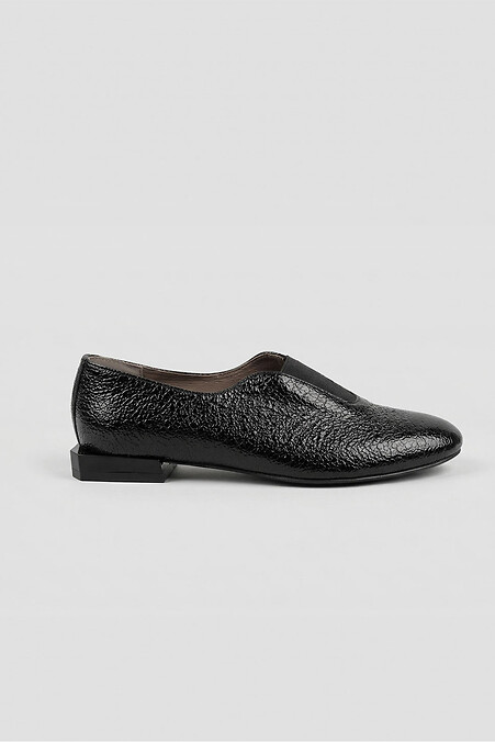 Schwarze Lacklederschuhe mit Knittereffekt und Elastikeinsatz - #4207098