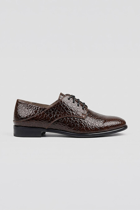 Dunkle Lacklederschuhe mit Schnürsenkeln — Damen-Oxfords - #4207099