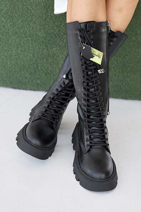 Damskie skórzane buty zimowe w kolorze czarnym.. Trampki. Kolor: czarny. #2505118