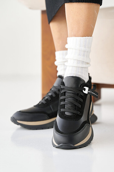 Damen - Winter - Ledersneaker in Schwarz und Beige. Turnschuhe. Farbe: das schwarze. #2505172