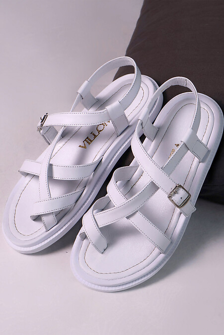 White leather low heel toe buckle sandals - #4206174