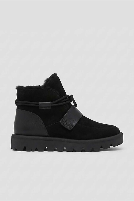 Klassische schwarze Damenschuhe aus Leder. - #4207175