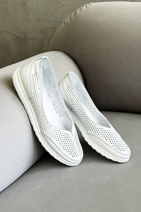 Weiße Ballerinas aus Leder mit Perforation - #4206177