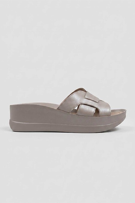 Hellfarbene Leder-Flip-Flops - Flip-Flops - #4207180