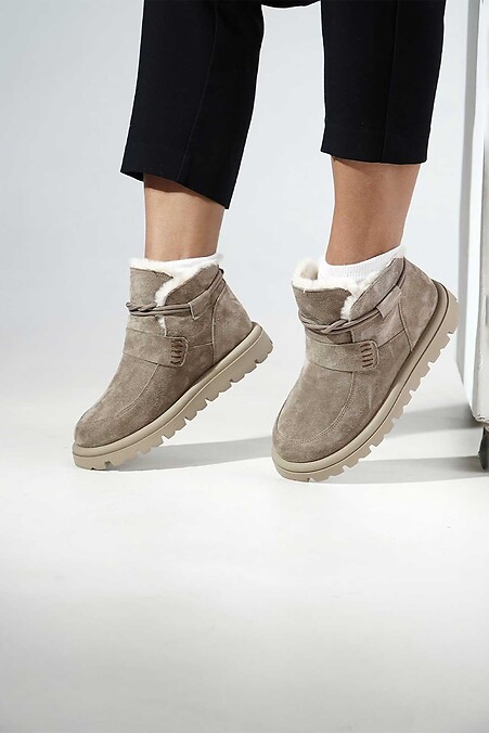 Anatomisch geformte, helle Winterstiefel - #4207187