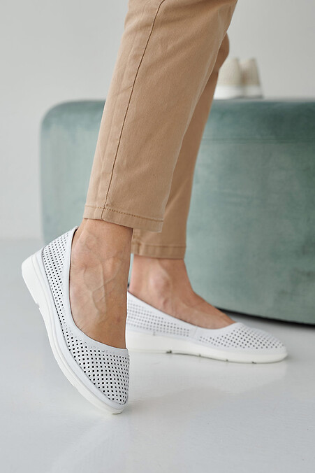 Sommer-Leder-Slipper für Damen in Weiß. Schuhe. Farbe: weiß. #2505283