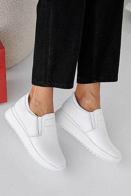 Women's spring-autumn white leather sneakers. Sneakers. Color: white. #2505329
