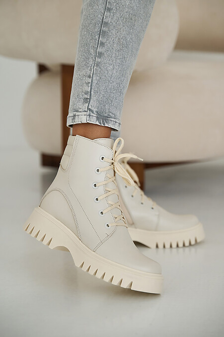 Women's winter leather boots milky color. Boots. Color: beige. #2505344