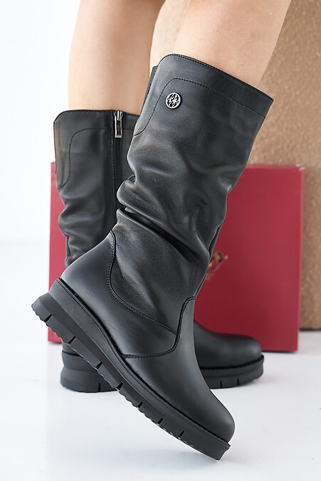 Damen-Winterstiefel aus schwarzem Leder. Stiefel. Farbe: das schwarze. #2505371