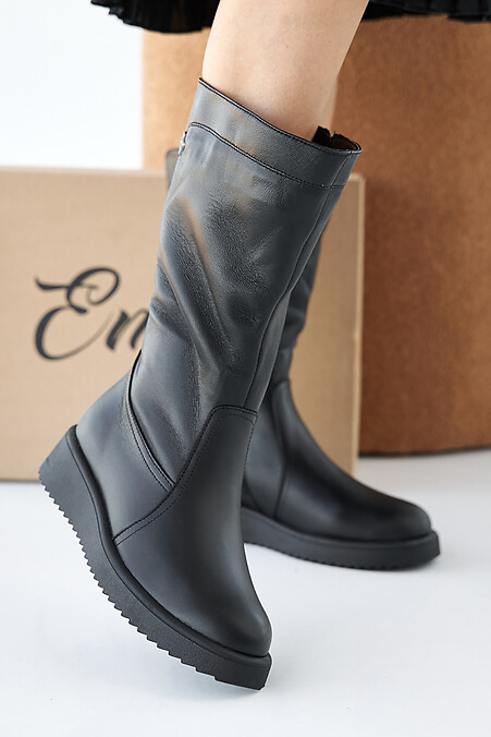 Damen-Winterstiefel aus schwarzem Leder. Stiefel. Farbe: das schwarze. #2505375