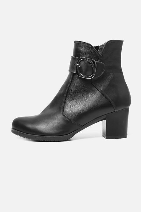 Демисезонные кожаные черные ботинки на каблуке - #4205384