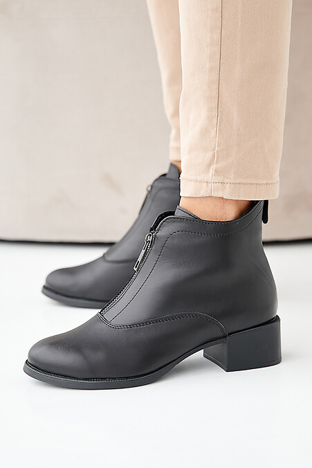 Women's spring-autumn black leather boots. Boots. Color: black. #2505390