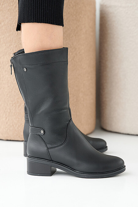 Damen-Winterstiefel aus schwarzem Leder. Stiefel. Farbe: das schwarze. #2505393