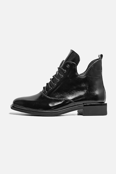 Stylish demi-season patent leather boots. Boots. Color: black. #4205393