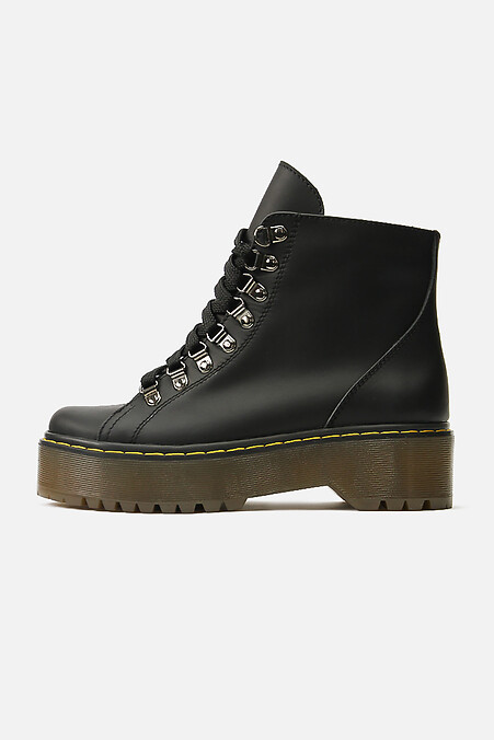 Black Leather Fall/Spring Platform Boots. Boots. Color: black. #4205413