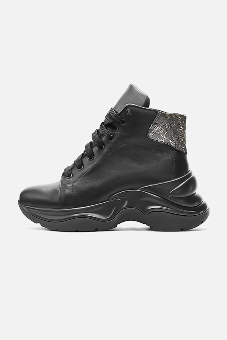 Sportschuhe aus schwarzem Leder. Stiefel. Farbe: das schwarze. #4205426