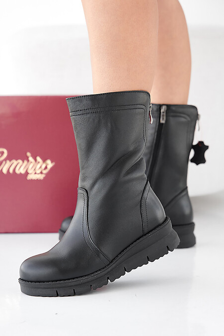 Black winter leather women's boots. Boots. Color: black. #2505437