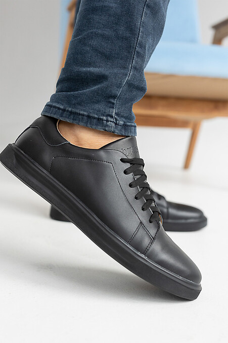 Męskie skórzane sneakersy na wiosnę w kolorze czarnym. trampki. Kolor: czarny. #8019442