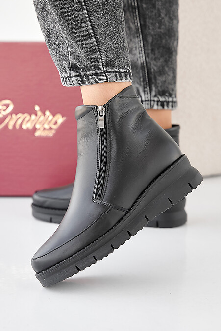 Black winter leather women's boots. Boots. Color: black. #2505445