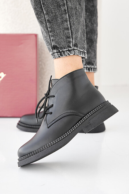 Black winter leather women's boots. Boots. Color: black. #2505448
