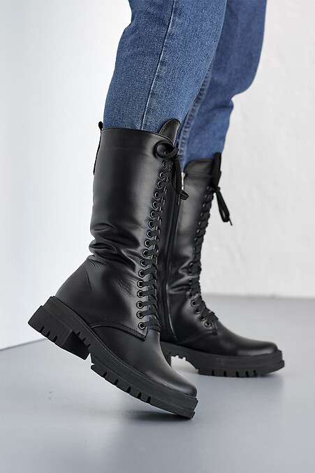 Schwarze Winterstiefel für Damen aus Leder. Stiefel. Farbe: das schwarze. #2505462